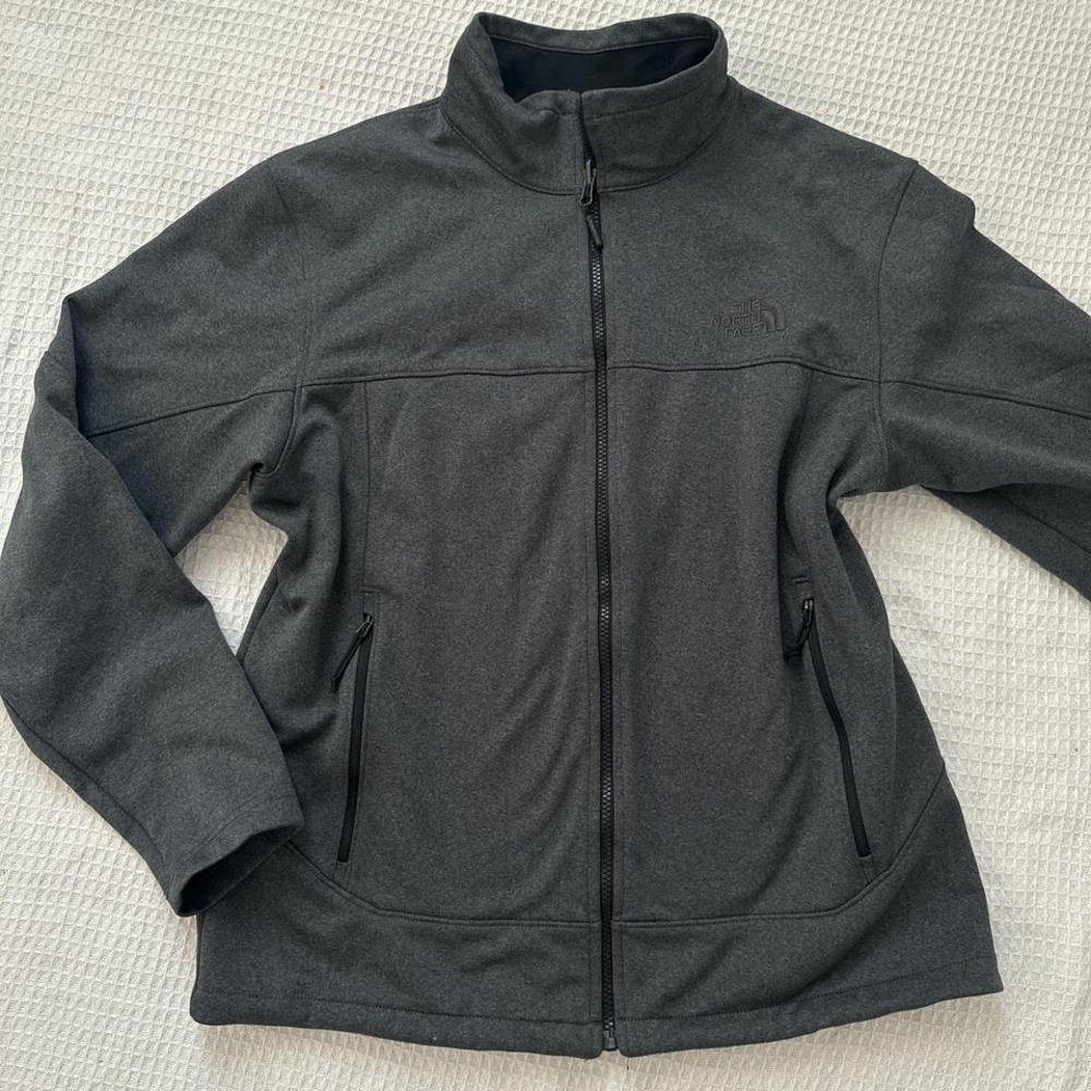 The North Face schenley windwall gray wind resistant men's jacket